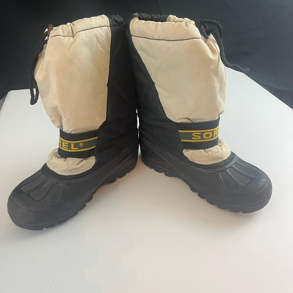 Sorel waterproof boots - Picture 3 of 7